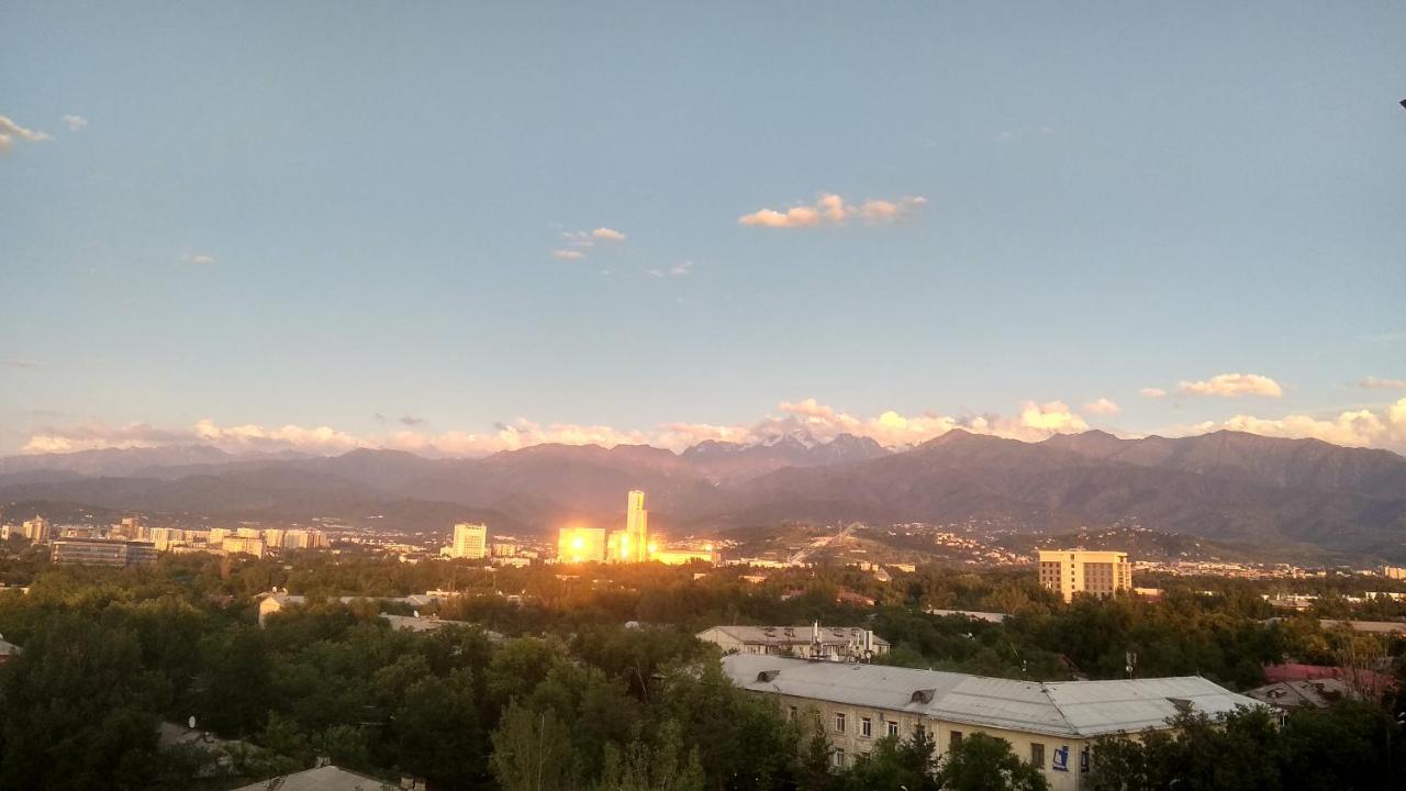 "Картина Горных Вершин" Квартира- "Mountain View" Apartment Almaty Eksteriør bilde