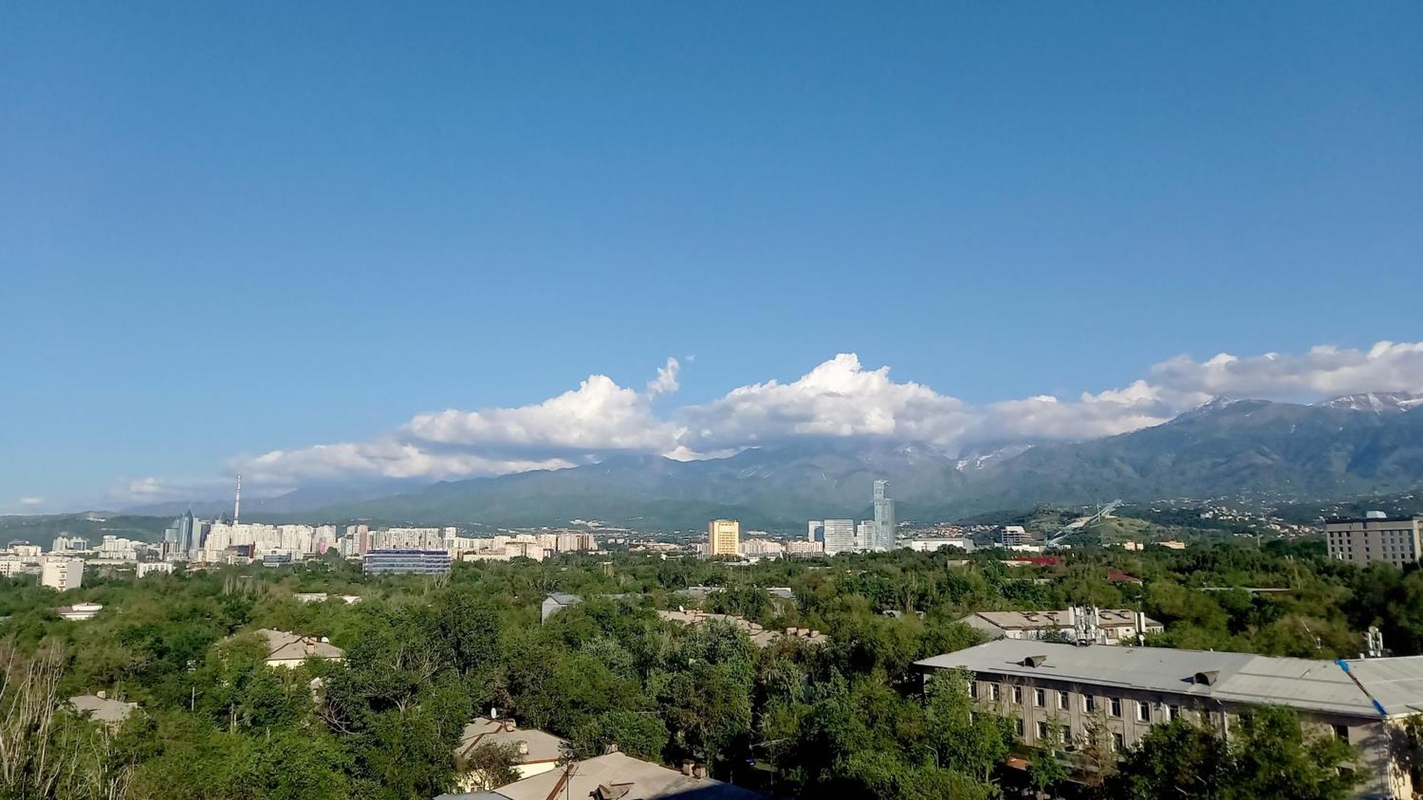 "Картина Горных Вершин" Квартира- "Mountain View" Apartment Almaty Eksteriør bilde